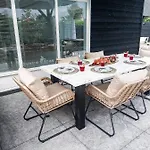 Luxe Nova Met Zwembad *