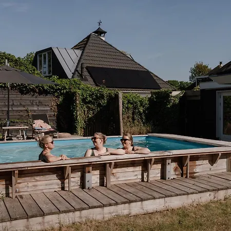 Luxe Nova Met Zwembad Ferienhaus